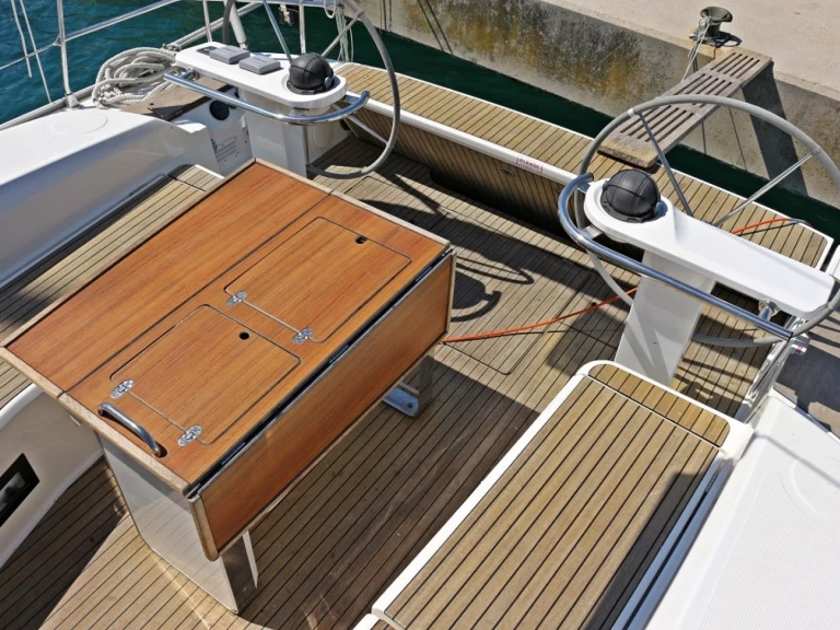 Segelboot mieten in Sukošan zum besten Preis