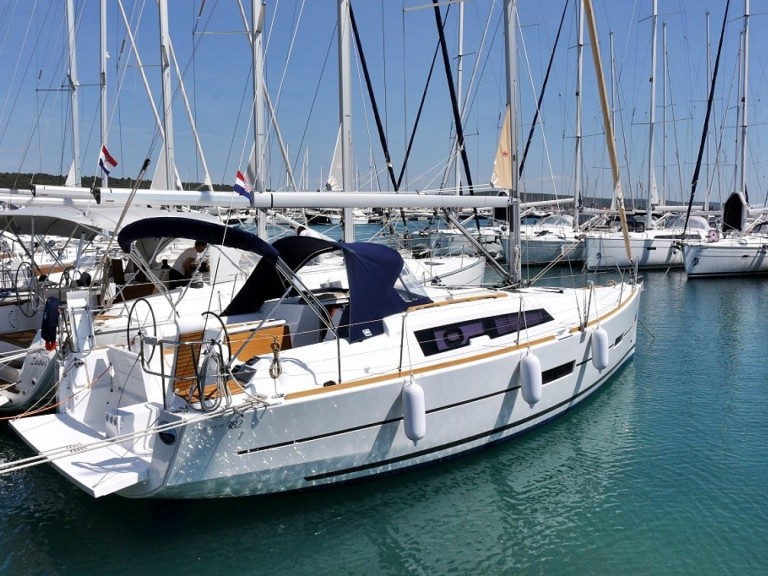 Segelboot mieten in Sukošan zum besten Preis