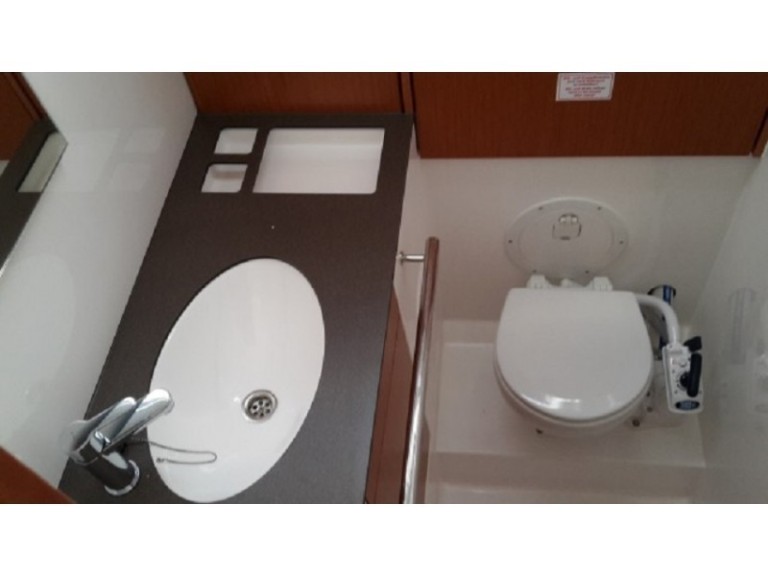 Ein Bavaria Cruiser 46 mieten in Álimos