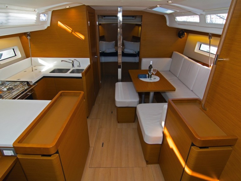 Bootsverleih Jeanneau Sun Odyssey 440 Split Samboat