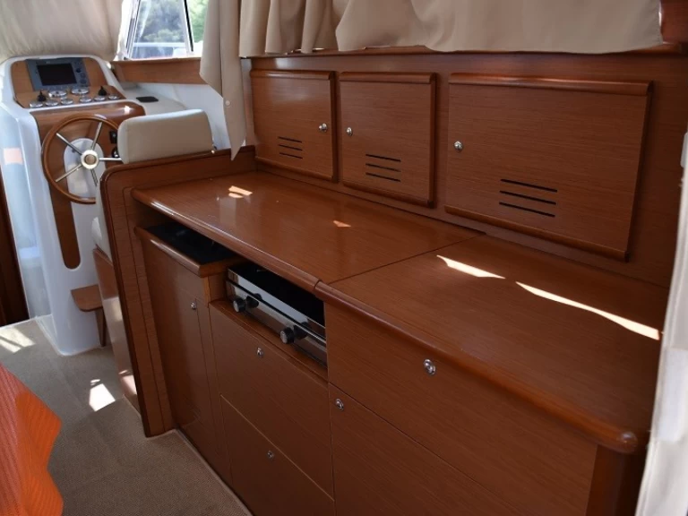 Bootsverleih Bénéteau Antares 10.80 Fly Rogoznica Samboat