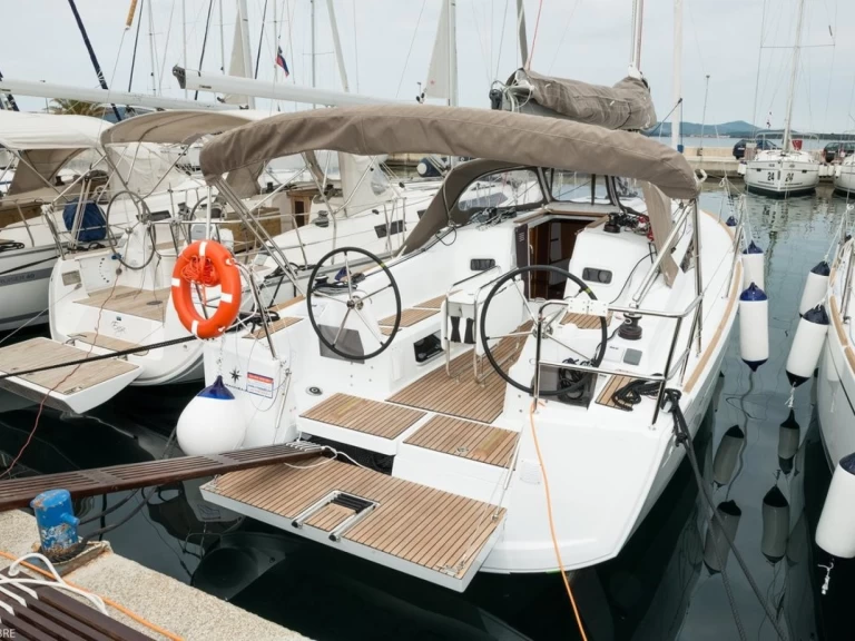 Ein Jeanneau Sun Odyssey 349 mieten in Biograd na Moru