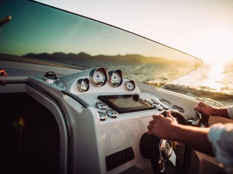 Motorboot mieten in Kaštela zum besten Preis