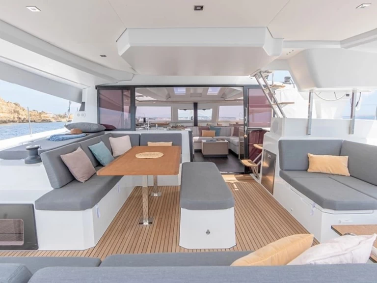 Katamaran mit oder ohne Skipper Fountaine Pajot mieten in Zadar