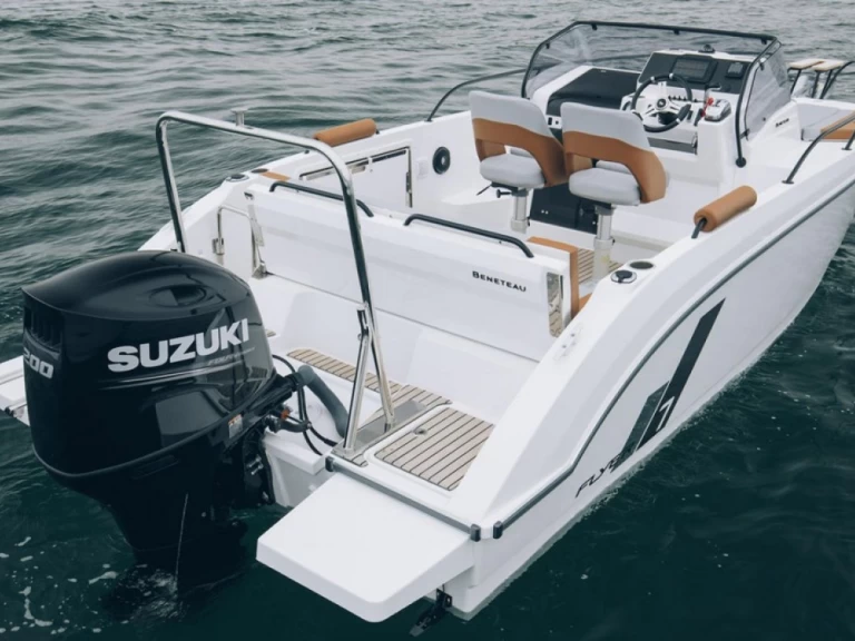 Ein Bénéteau Flyer 7 SUNdeck mieten in Mahón