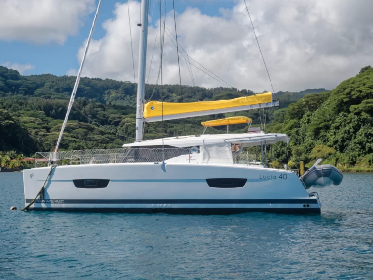 Katamaran mieten in Raiatea - Fountaine Pajot Lucia 40