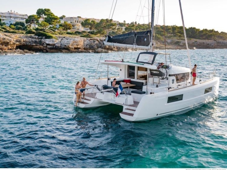 YachtCharter in Šibenik - Lagoon Lagoon 40 auf SamBoat