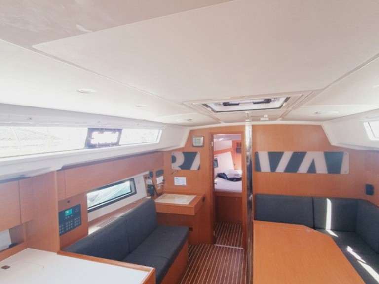 Boot mieten Pula günstig Bavaria C42