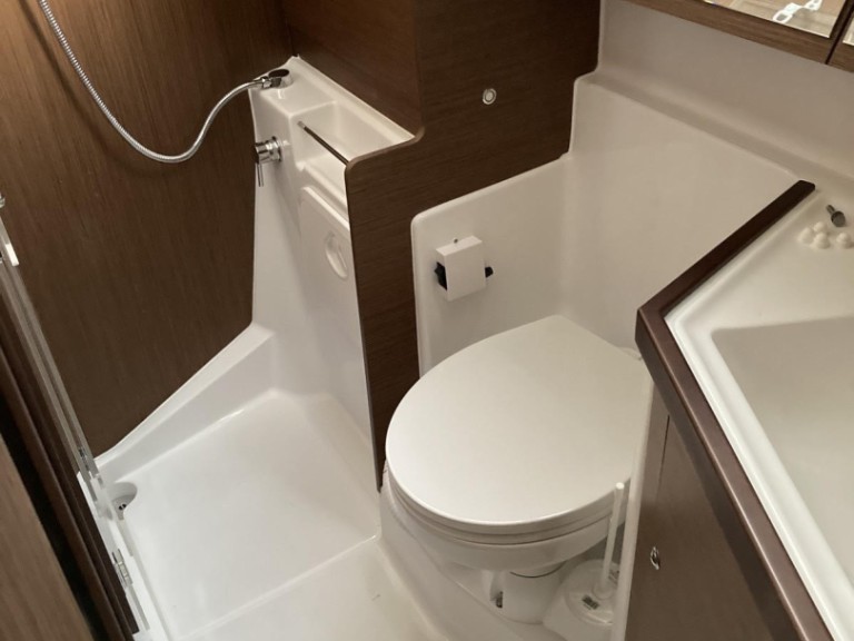 YachtCharter in Álimos - Bénéteau Oceanis 40.1 auf SamBoat