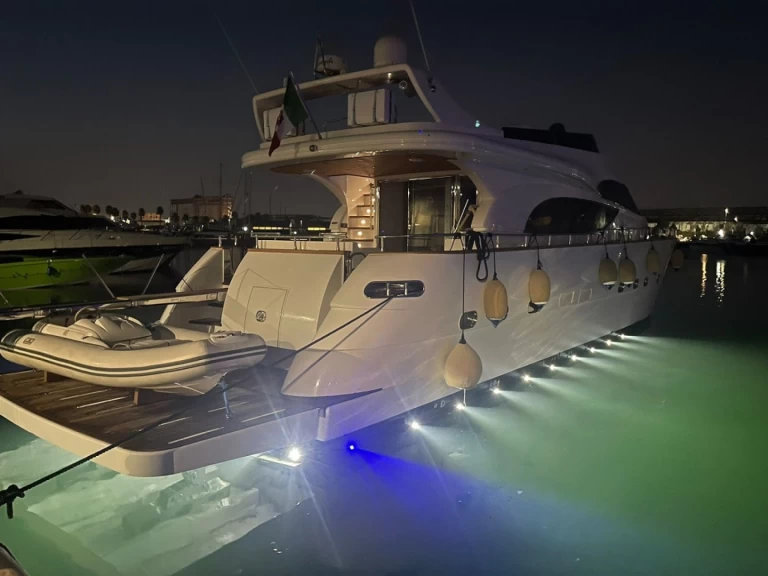 Benetti Benetti 72 mieten Salerno