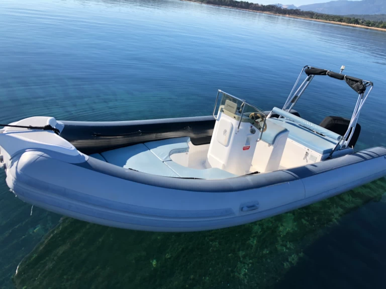 Ein Master Master 660 OPEN mieten in Porto-Vecchio