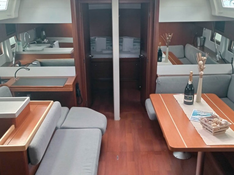 Bootsverleih Bénéteau Oceanis 51.1 Seget Donji Samboat