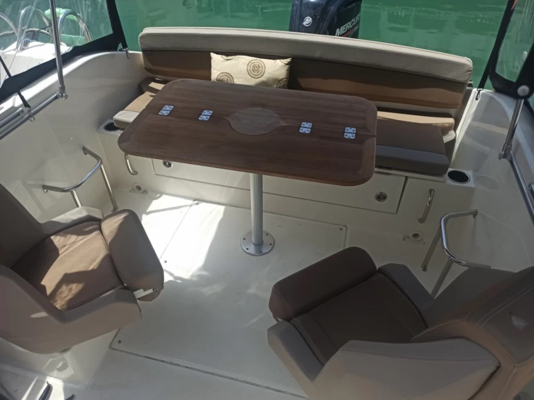 Ein Quicksilver 605 CRUISER mieten in Puerto Marina Benalmadena