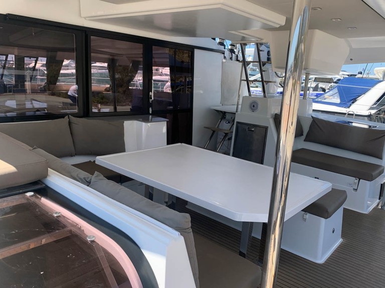 Ein Fountaine Pajot Saba 50 mieten in Seget Donji