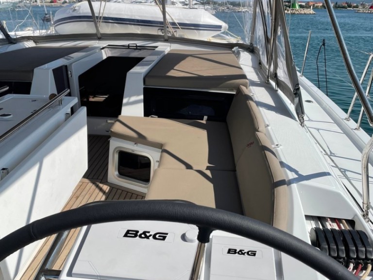 Ein Bénéteau Oceanis 51.1 mieten in Sukošan