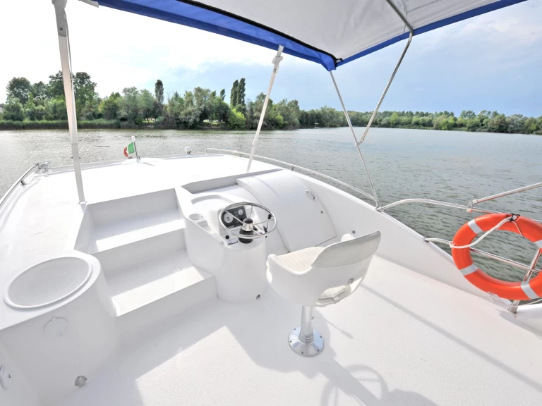 Ein Houseboat Holidays Italia Minuetto 6+ mieten in Casale sul Sile