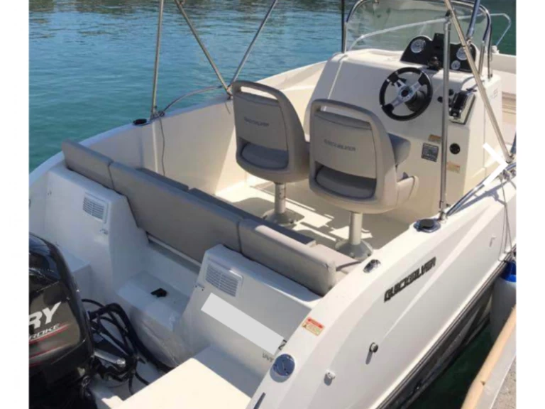Motorboot mit oder ohne Skipper Quicksilver mieten in Marseille