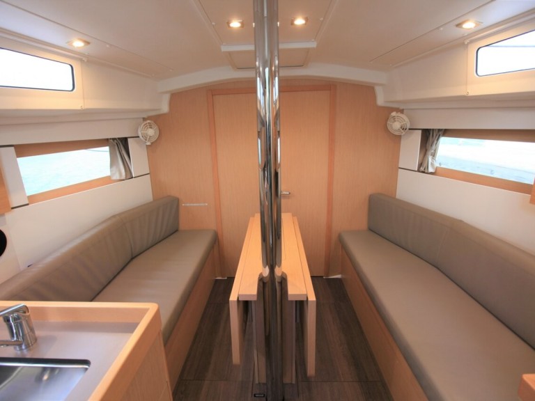 Ein Bénéteau Oceanis 35.1 mieten in Road Town