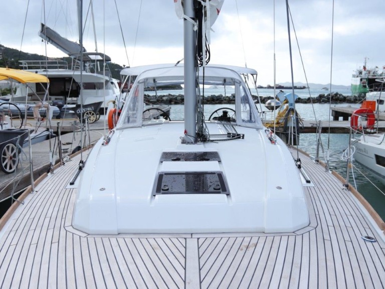 YachtCharter in Road Town - Bénéteau Oceanis 38.1 auf SamBoat