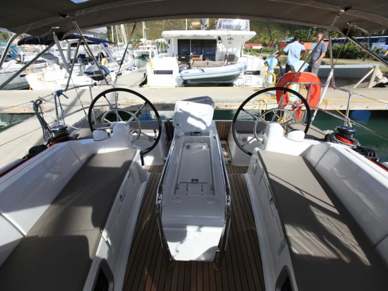 Segelboot mit oder ohne Skipper Jeanneau mieten in Road Town