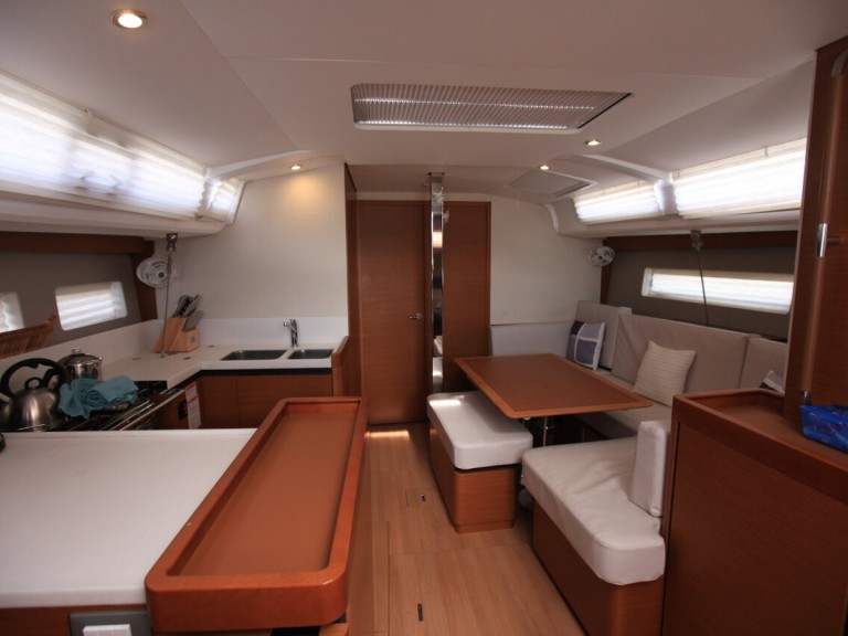 YachtCharter in Road Town - Jeanneau Sun Odyssey 440 auf SamBoat