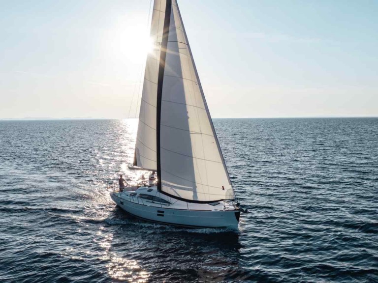 Ein Elan Impression 40.1 mieten in Šibenik