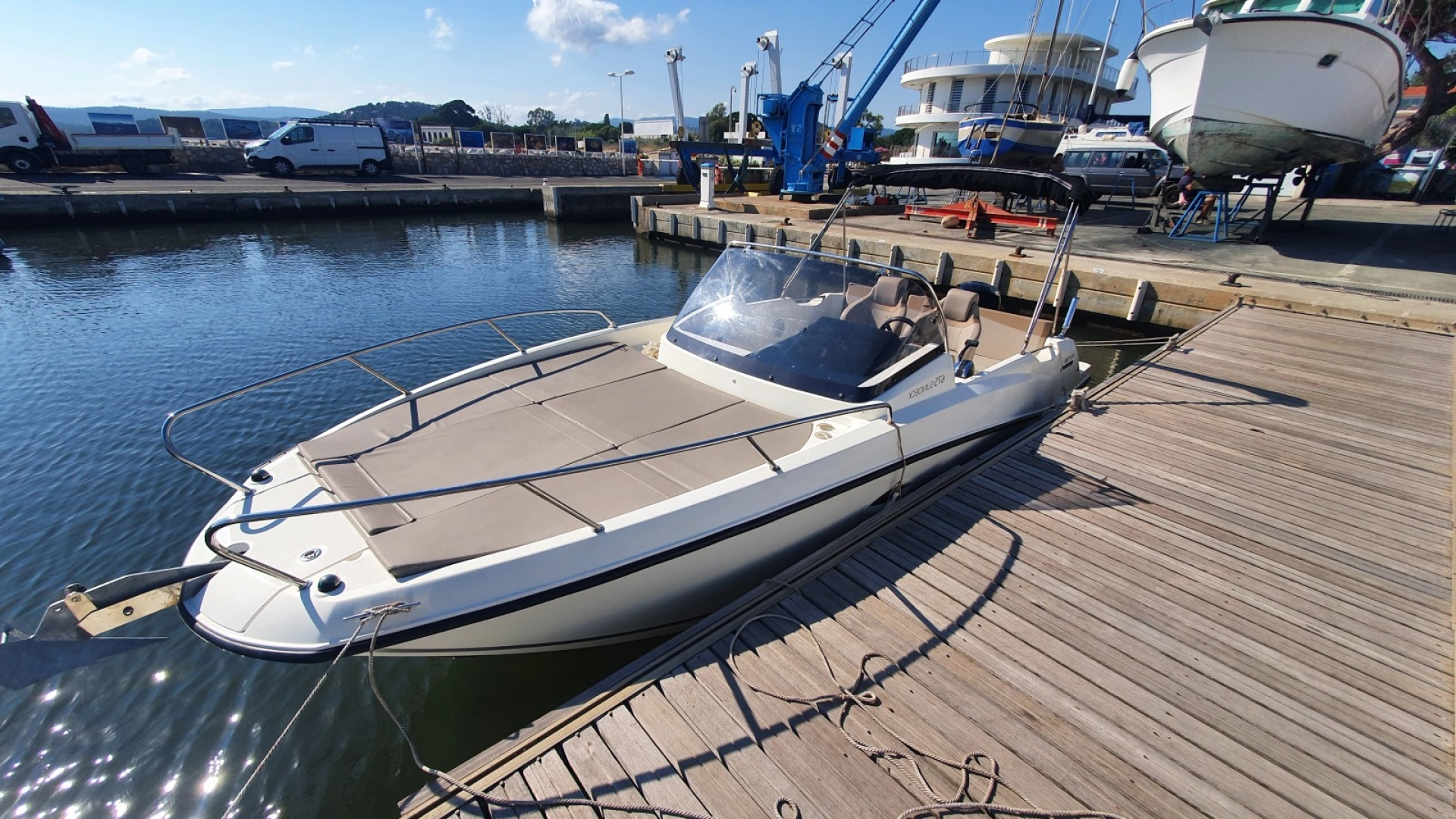 Motorboot mieten in La Londe-les-Maures - Quicksilver Activ 675 Sundeck Sport