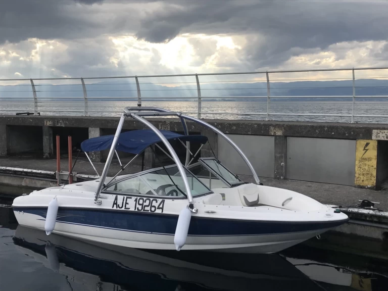 Motorboot mit oder ohne Skipper Bayliner mieten in Thonon-les-Bains