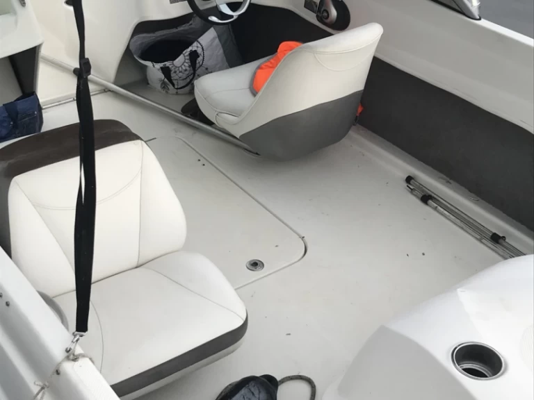Vermietung Motorboot Bayliner mit Führerschein