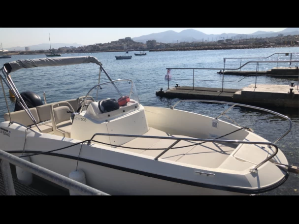 Ein Quicksilver Activ 605 Open mieten in Marseille