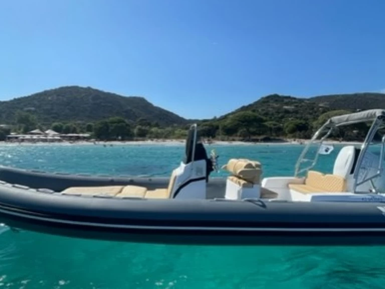 Ein Tiger PROLINE 740 mieten in Porto-Vecchio