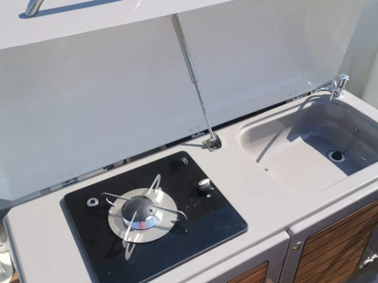 Bootsverleih Atlantic 730 Sun Cruiser Opatija Samboat