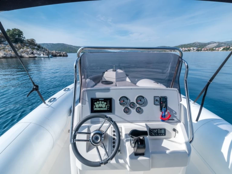 YachtCharter in Trogirski Zaliv - Marlin Boat Dynamic 790 pro auf SamBoat