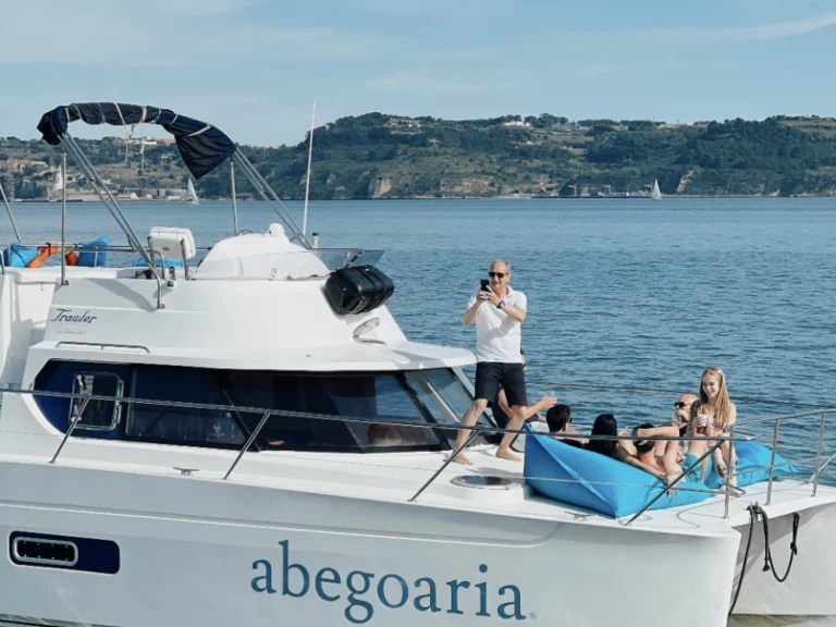 Motorboot mieten in Lissabon - Fountaine Pajot Highland 35