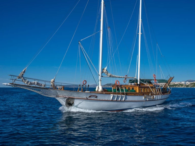 Boot mieten Stobreč günstig Alisa