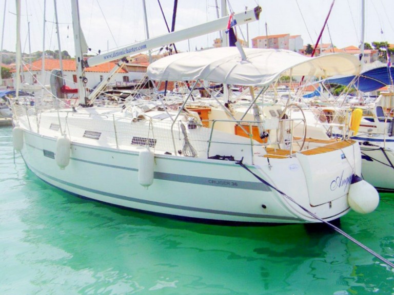 Ein Bavaria Cruiser 36 mieten in ACI Marina Trogir