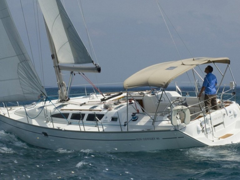 Ein Jeanneau Sun Odyssey 40 mieten in Marina Delta Kallithea