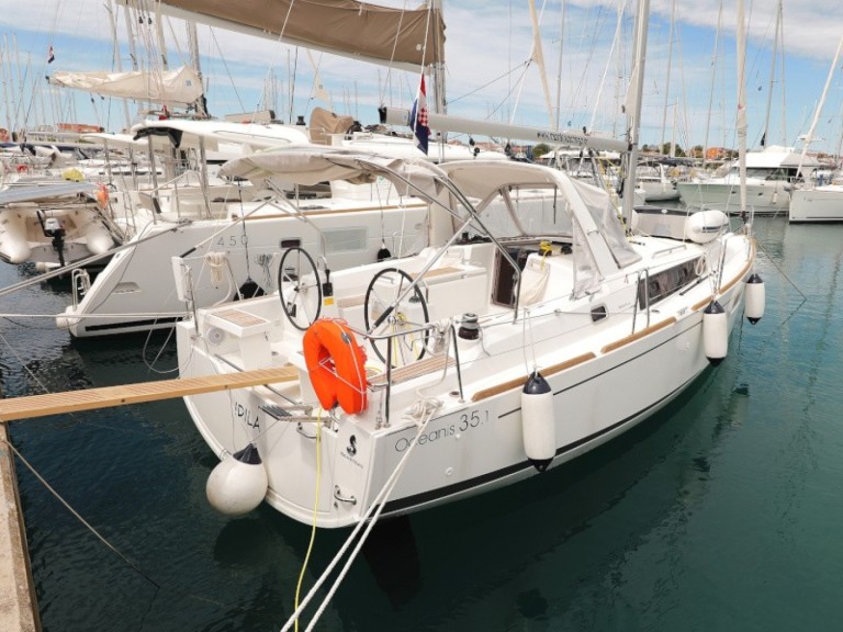 Segelboot mit oder ohne Skipper Bénéteau mieten in Sukošan