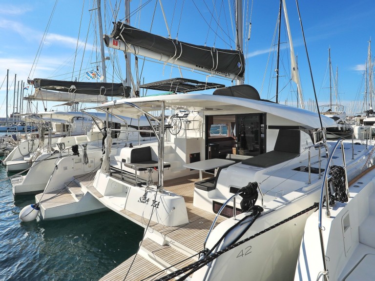 Boot mieten Sukošan günstig Lagoon 42