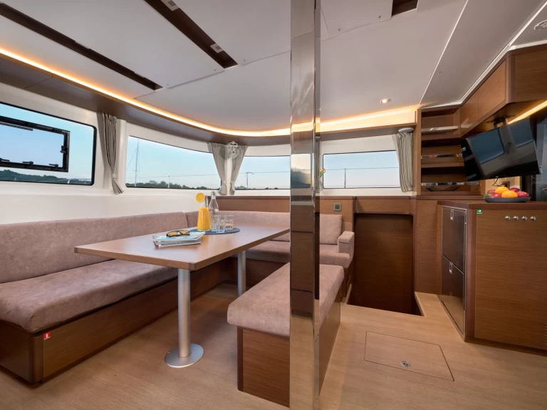 Katamaran mieten in Trogir zum besten Preis