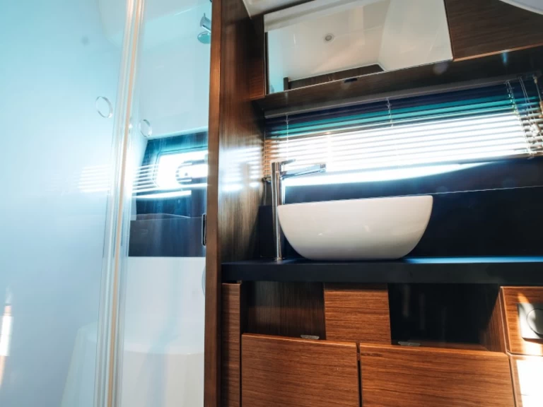 Boot mieten Seget Donji günstig Bavaria R40 FLY