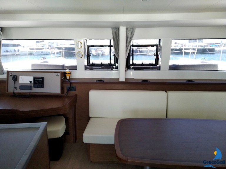 Lagoon Lagoon 450 F mieten Álimos