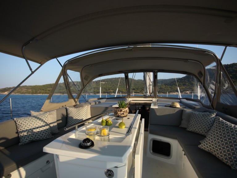 YachtCharter in Álimos - Bénéteau Oceanis 51.1 Refit 2026 auf SamBoat