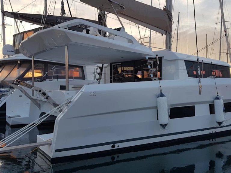 Ein Dufour Dufour Catamarans 48 Sail mieten in Álimos