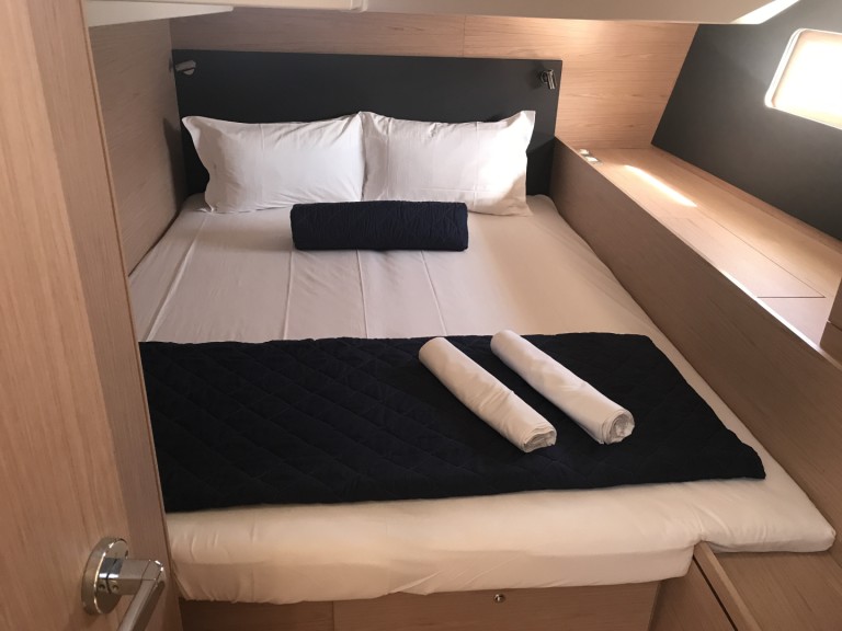 Segelboot mieten in Cugnana Verde zum besten Preis