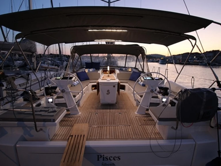 Bootsverleih Bénéteau Oceanis 51.1 First Line Jezera Samboat