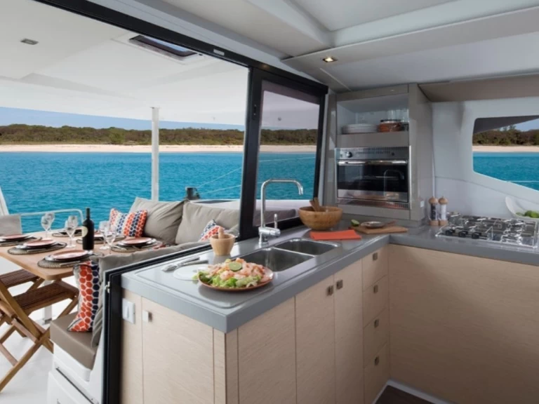 Ein Fountaine Pajot Lucia 40 mieten in Le Marin