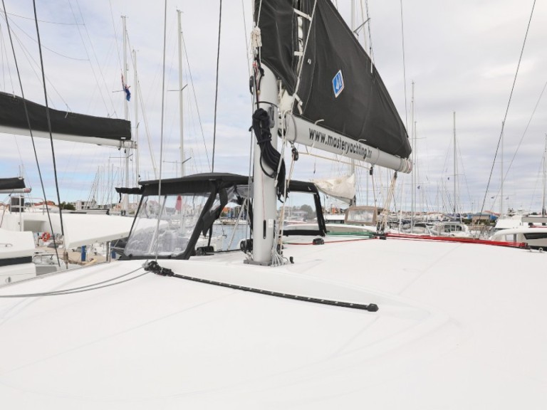 YachtCharter in Sukošan - Lagoon Lagoon 40 auf SamBoat