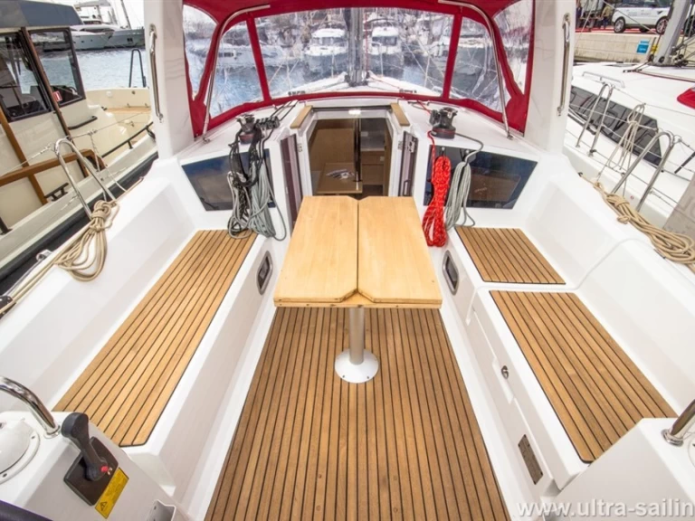 Bootsverleih Bénéteau Oceanis 35 Split Samboat