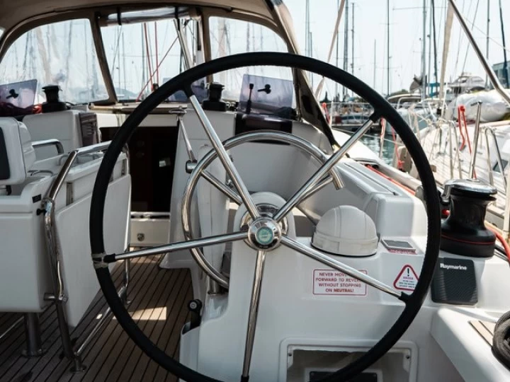 Ein Jeanneau Sun Odyssey 419 mieten in Lefkáda